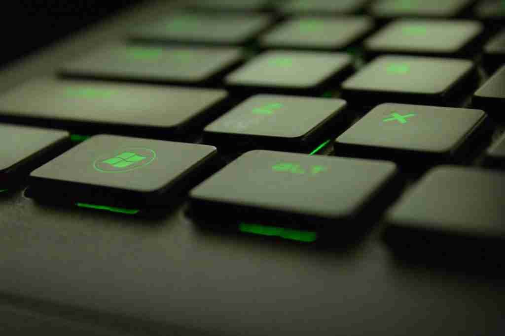 computer-gaming-green-51415